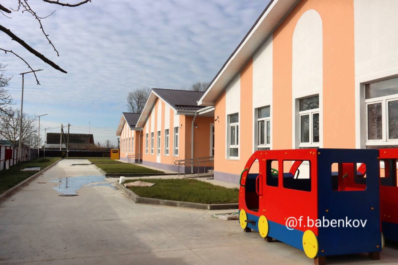 Строительство здание ясельного корпуса детсада № 12 в микрорайоне Правобережном города Темрюка вышло на финишную прямую