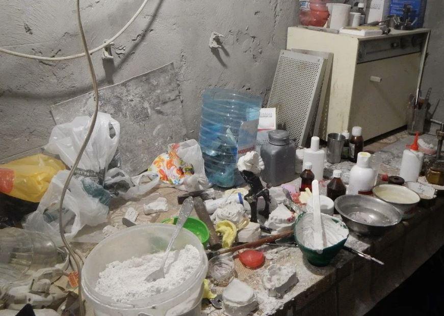 В Темрюкском районе ФСБ «накрыла» лабораторию по производству синтетических наркотиков